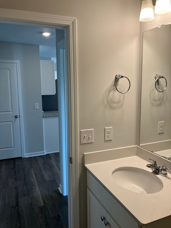 Building Photo - 3 Bedroom 2 Bathroom House- Groves at Sout...