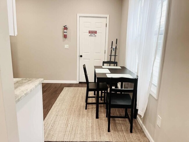 Building Photo - 2621 Edwin St