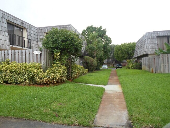 Building Photo - 1674 Forest Lakes Cir