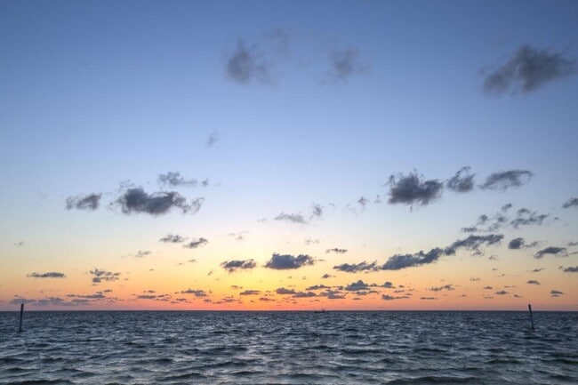 Building Photo - 4758 Jasper Dr