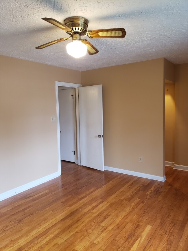 Building Photo - 6436 Strawberry Ln
