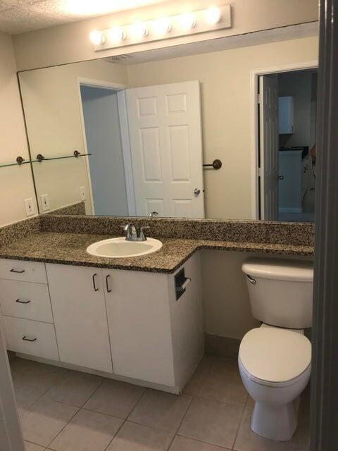 Building Photo - 630 S Sapodilla Ave
