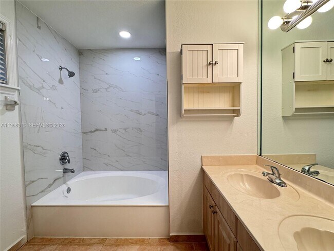 Building Photo - 7733 SW 94th Ln