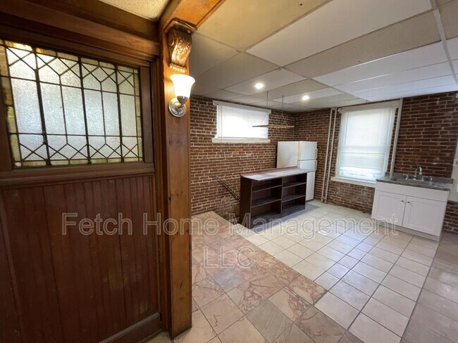 Building Photo - 721 N Shippen St