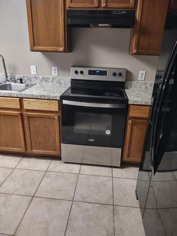 Building Photo - 1613 Wavecrest Dr