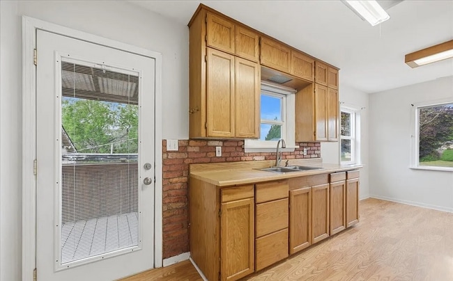 Building Photo - 3bed/1 bath near Point Defiance ** MOVE IN SPECIAL! **
