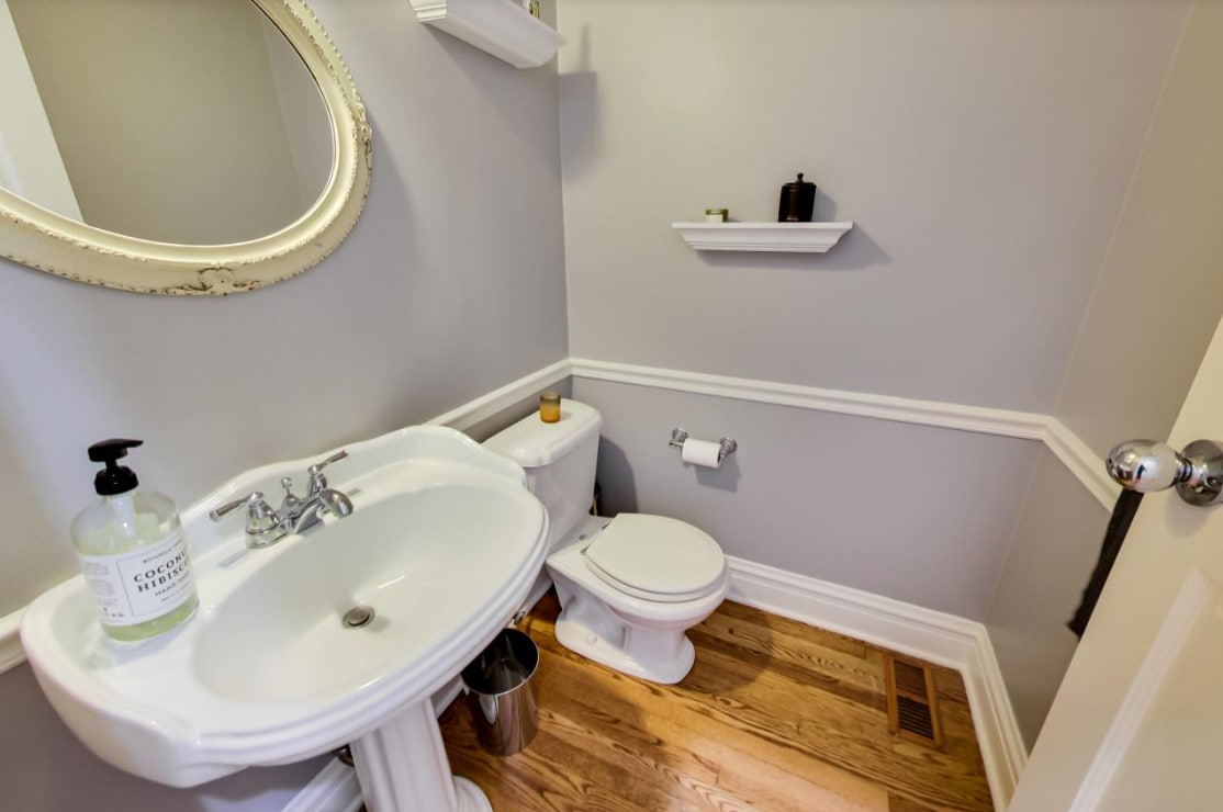 First floor bathroom - 719 S Claremont Ave