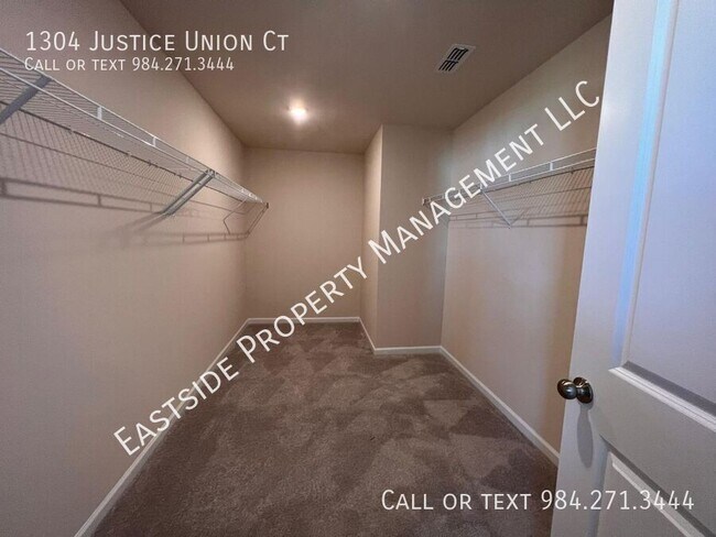 Building Photo - 1304 Justice Union Ct