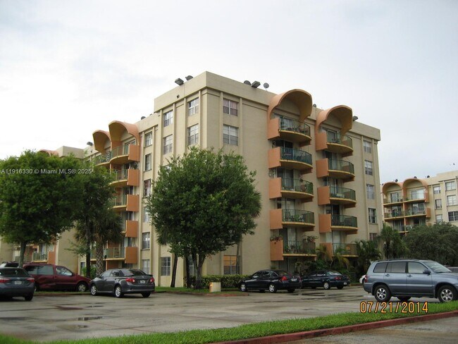 Primary Photo - 9350 Fontainebleau Blvd