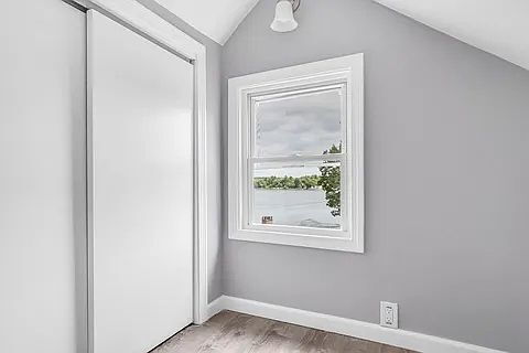 Building Photo - Home is completely renovated