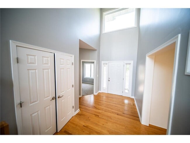 Building Photo - 5182 Southern Ridge Ln SW