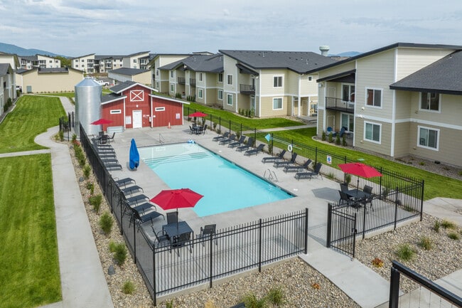 Building Photo - Bluegrass Farms Apartments