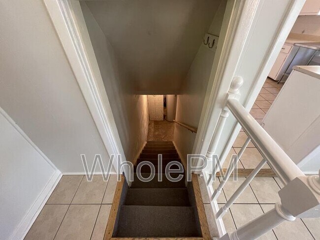 Building Photo - 4909 Beach Ct