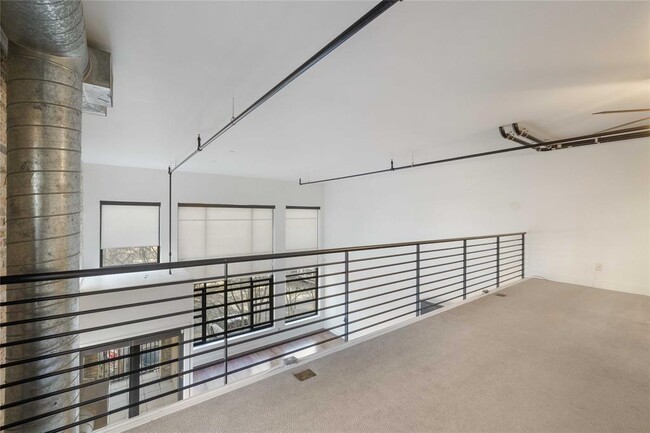 Building Photo - 411 Brazos St