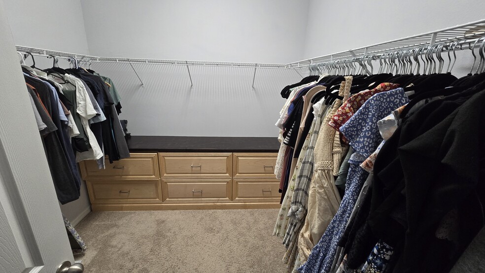 Master Closet - 7435 Arlington Grove Cir
