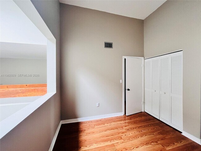 Building Photo - 253 Poinciana Island Dr