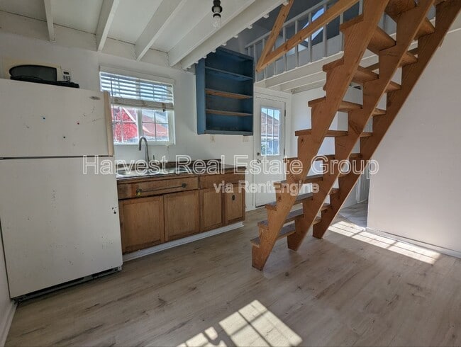 Building Photo - 2121 65th Ave