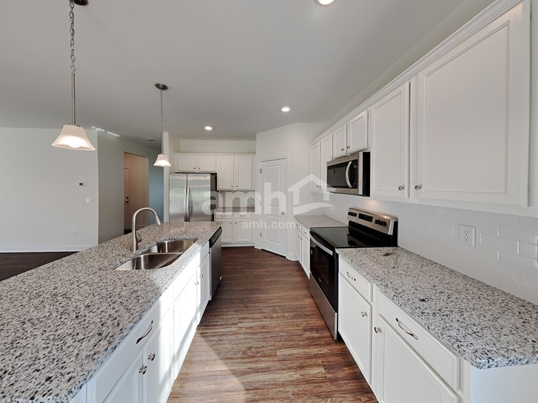 Building Photo - 5070 Hudson Vly Dr