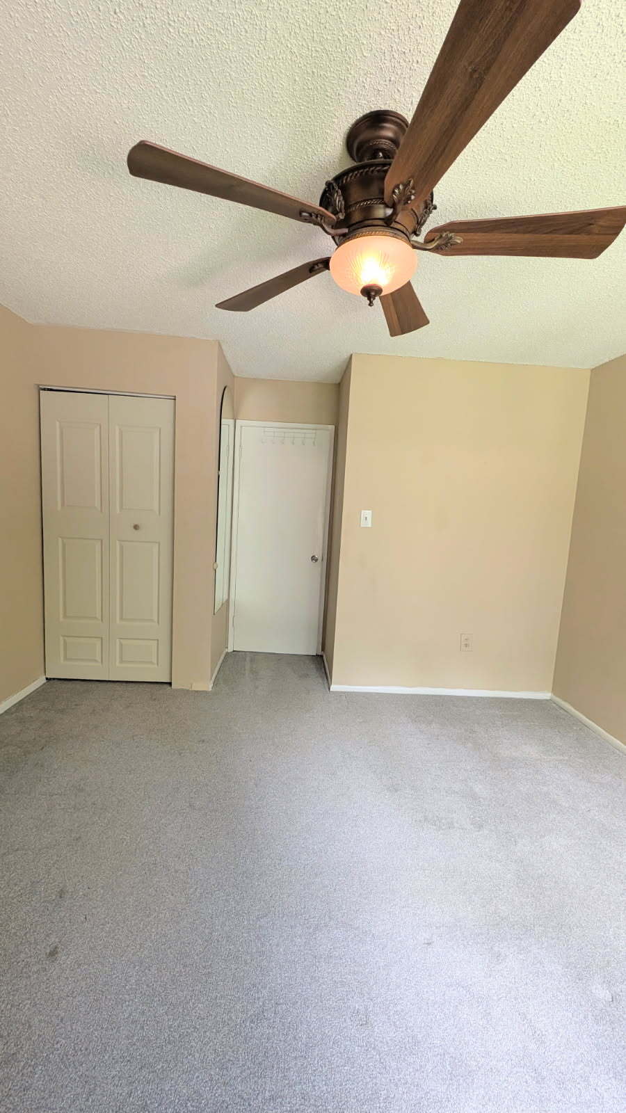 Secondary room 2 - 2294 White Cornus Ln