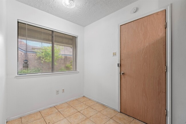 Building Photo - 8519 Wild Basin Dr
