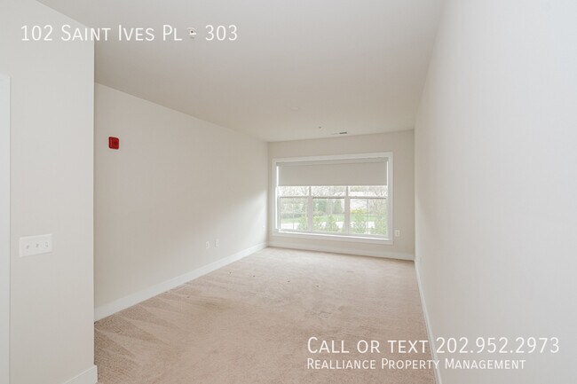Building Photo - 102 St Ives Pl