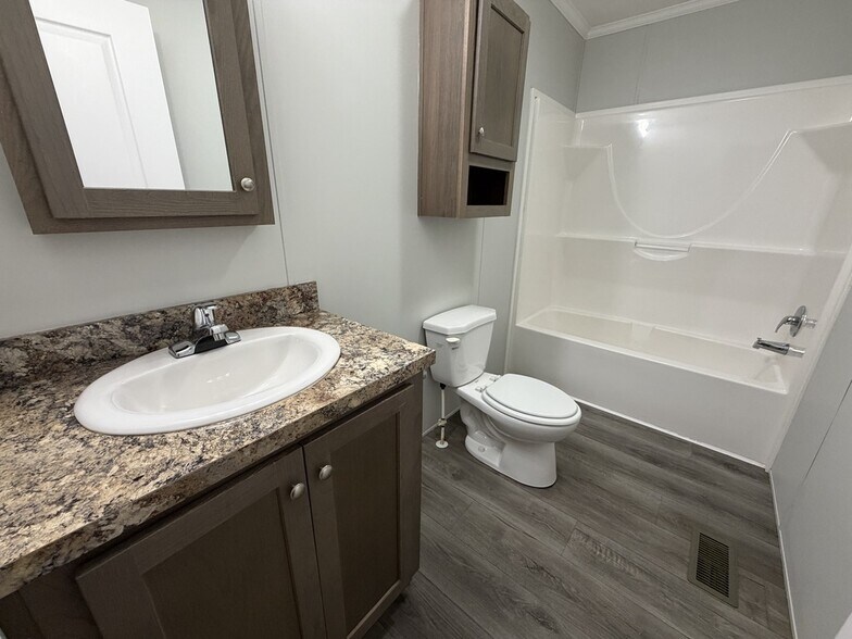 Building Photo - 15381 Danseur Dr