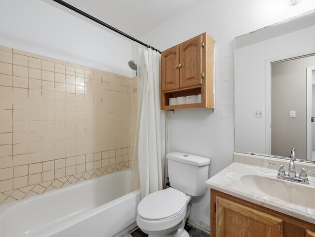 Building Photo - 6735 Goldfield Dr