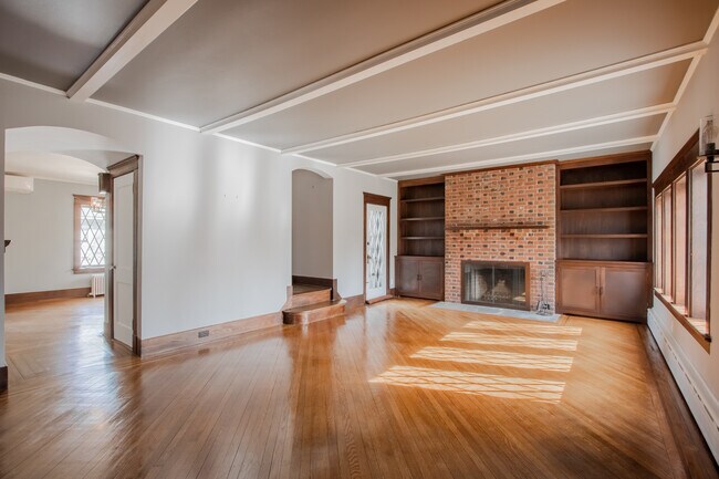 Building Photo - 3 Monmouth Ave