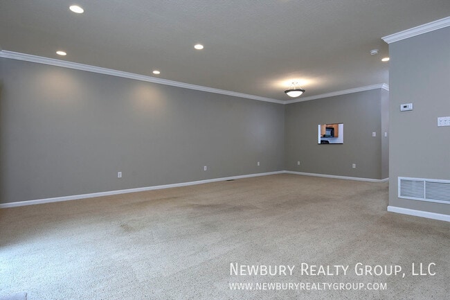 Building Photo - 135 Banksville Pl