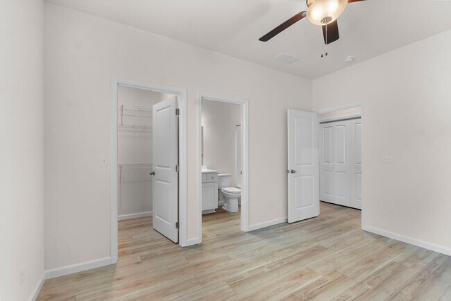 Building Photo - 1112 Bertling St