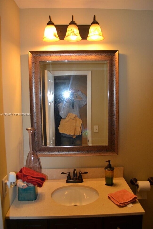 Building Photo - 9727 Hammocks Blvd