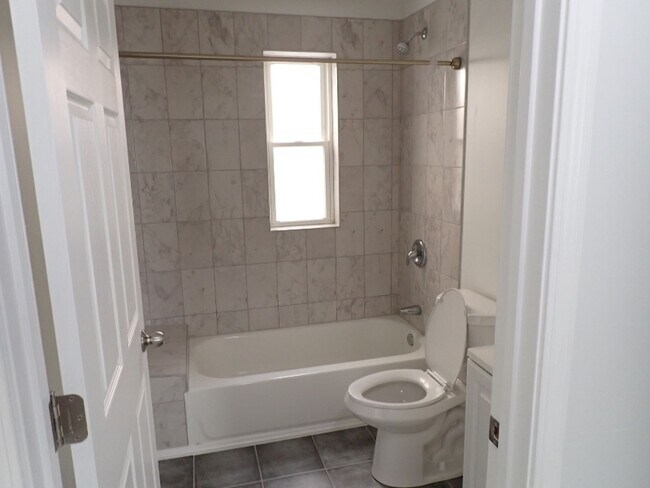 Building Photo - 7653 62nd Pl