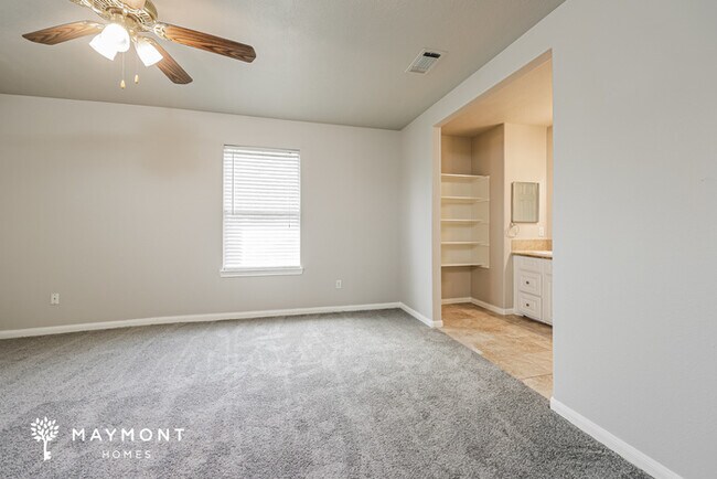 Building Photo - Spacious Two-Story Home in Houston