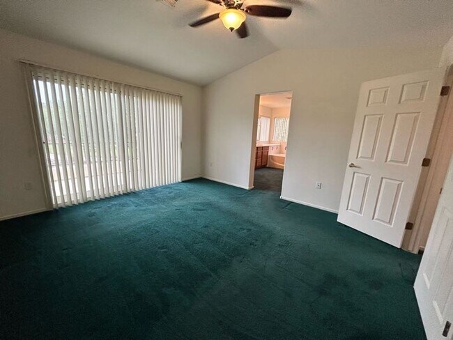 Building Photo - A Fabulous 3 Bedroom Home in Seven Hills
