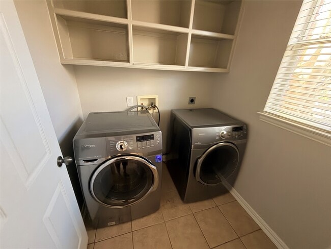 Building Photo - 1299 Ocean Manor Ln