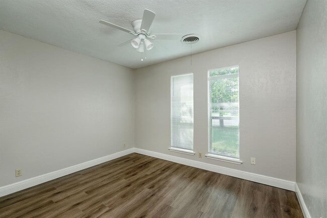 Building Photo - 804 Dunman Dr