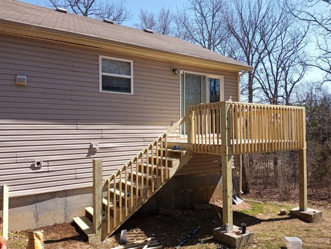 Building Photo - Single Family Home in Merriam Woods