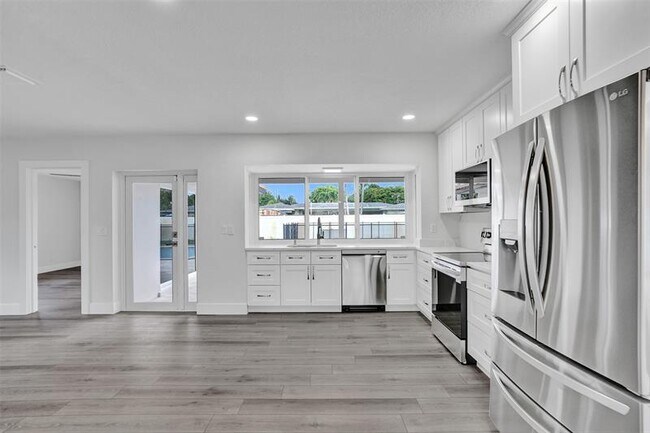 Building Photo - 5361 SW 7th St