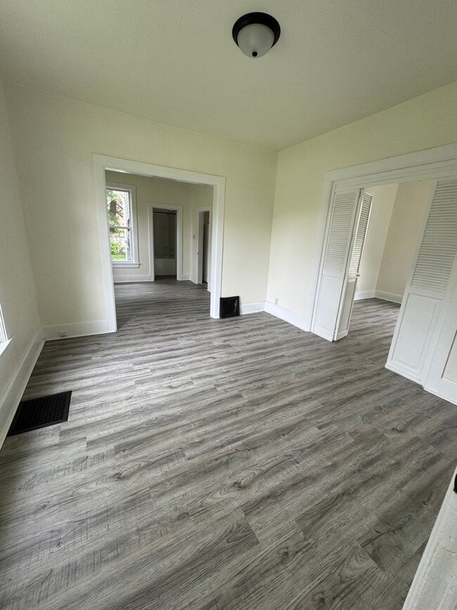 Building Photo - Nice 3-Bedroom Home For Rent in Elkhart