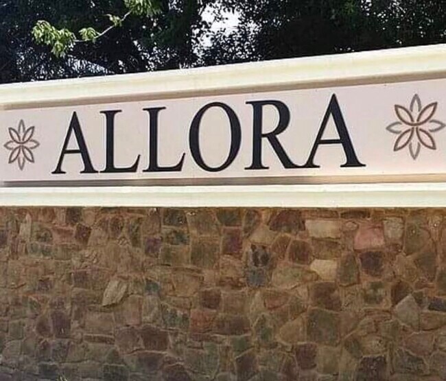 Primary Photo - 10916 Honor Rd