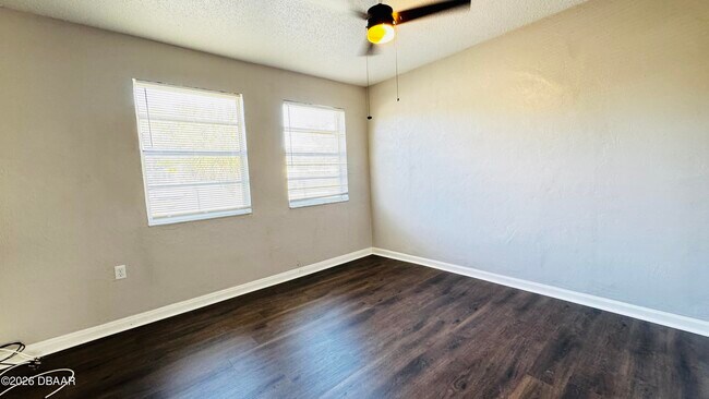 Building Photo - 374 S Halifax Dr