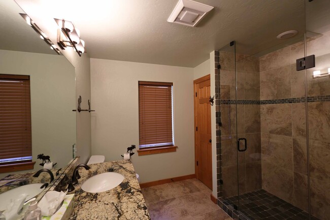 Building Photo - Big Sky 3 Bed 3 Bath Condo