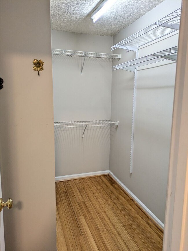 Building Photo - Move in Ready Ranch in Tall Oaks