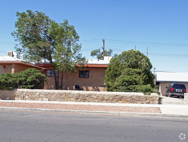 Building Photo - 1507 N Oregon St