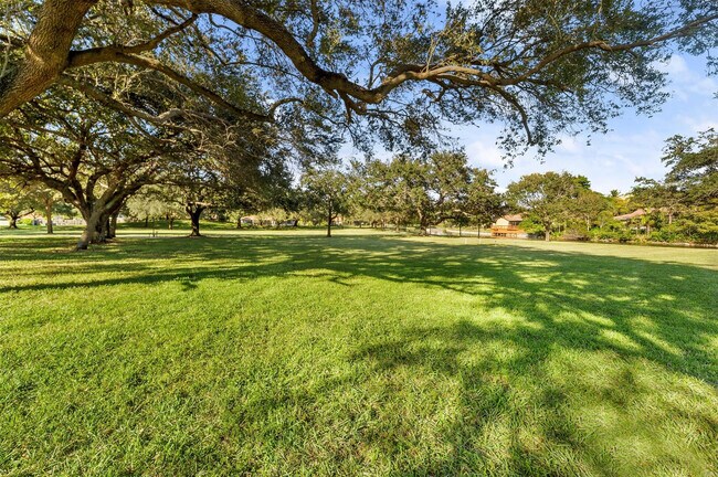 Building Photo - 1611 NW 101st Way