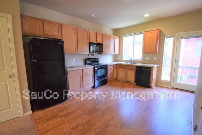 Building Photo - 1419 NE Lockheart Ln