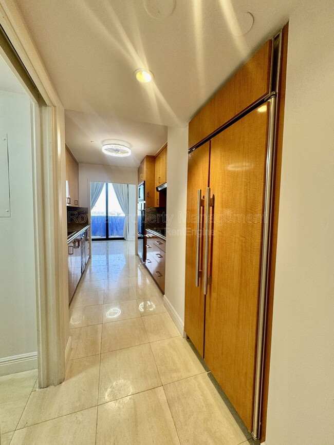 Building Photo - 19667 Turnberry Way