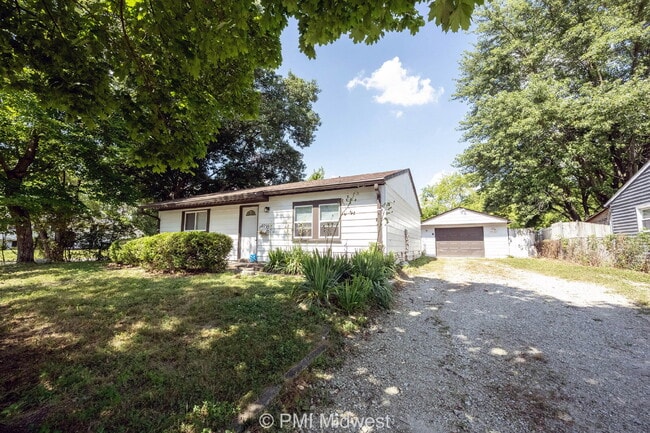 Primary Photo - "Charming 3-Bed Home on Dubarry Road – Coz...