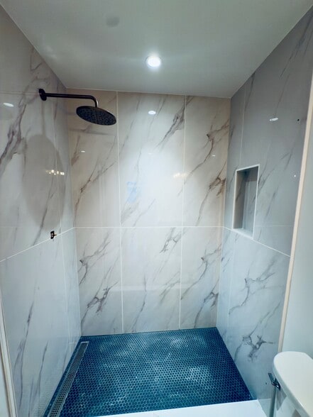 Building Photo - 2025 Canyons Resort Dr