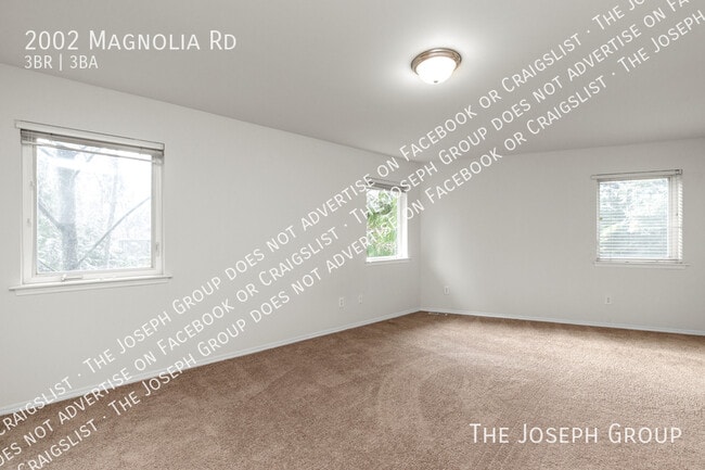 Building Photo - 2002 Magnolia Rd